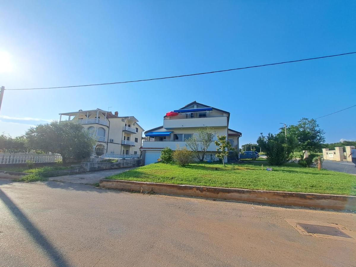 Appartamento Casa Antonio With Swimming Pool Novigrad Istria Esterno foto